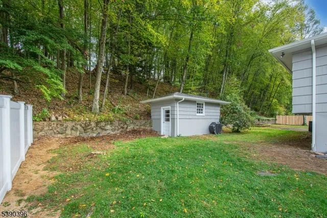 $950,000 | 22 Mountainside Drive, Morristown, NJ 07960