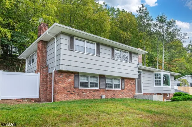 $950,000 | 22 Mountainside Drive, Morristown, NJ 07960