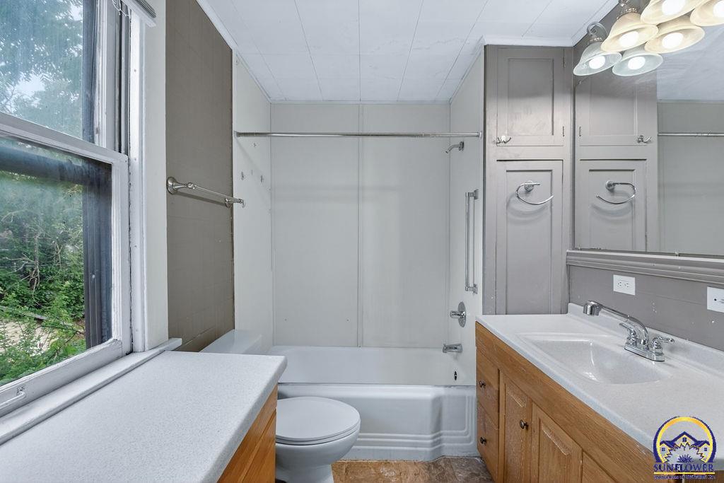 1607 Southwest Buchanan Street Topeka, KS 66604 - Photo 24 of 34