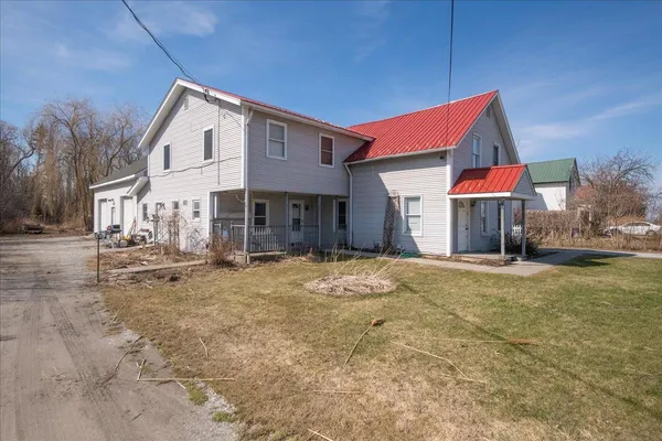 $400,000 | 374 Lake Road, St. Albans Town, VT 05478
