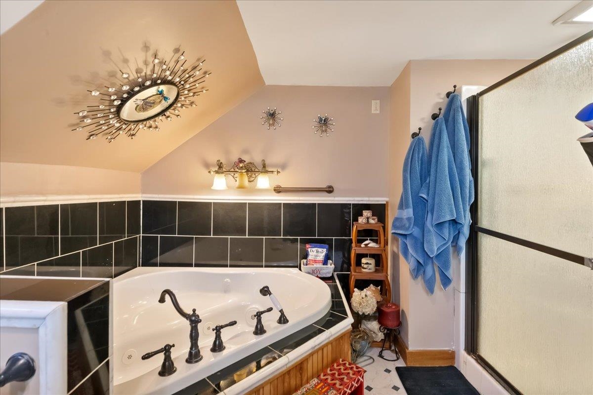 374 Lake Road St. Albans Town, VT 05478 - Photo 17 of 60