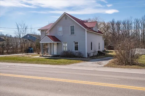 $400,000 | 374 Lake Road, St. Albans Town, VT 05478