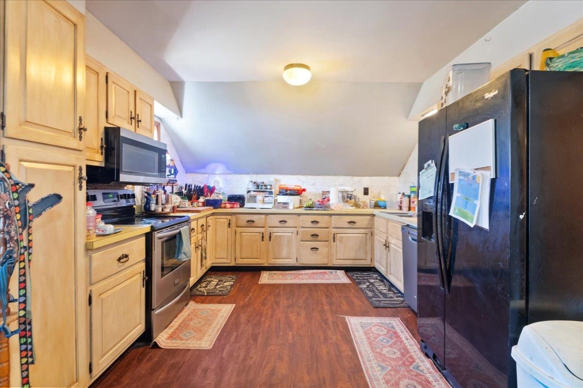 374 Lake Road St. Albans Town, VT 05478 - Photo 4 of 60