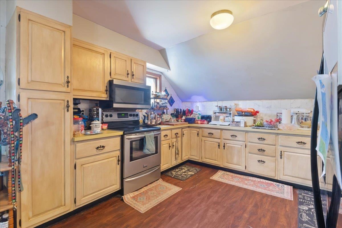 374 Lake Road St. Albans Town, VT 05478 - Photo 5 of 60