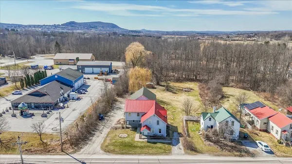 $400,000 | 374 Lake Road, St. Albans Town, VT 05478