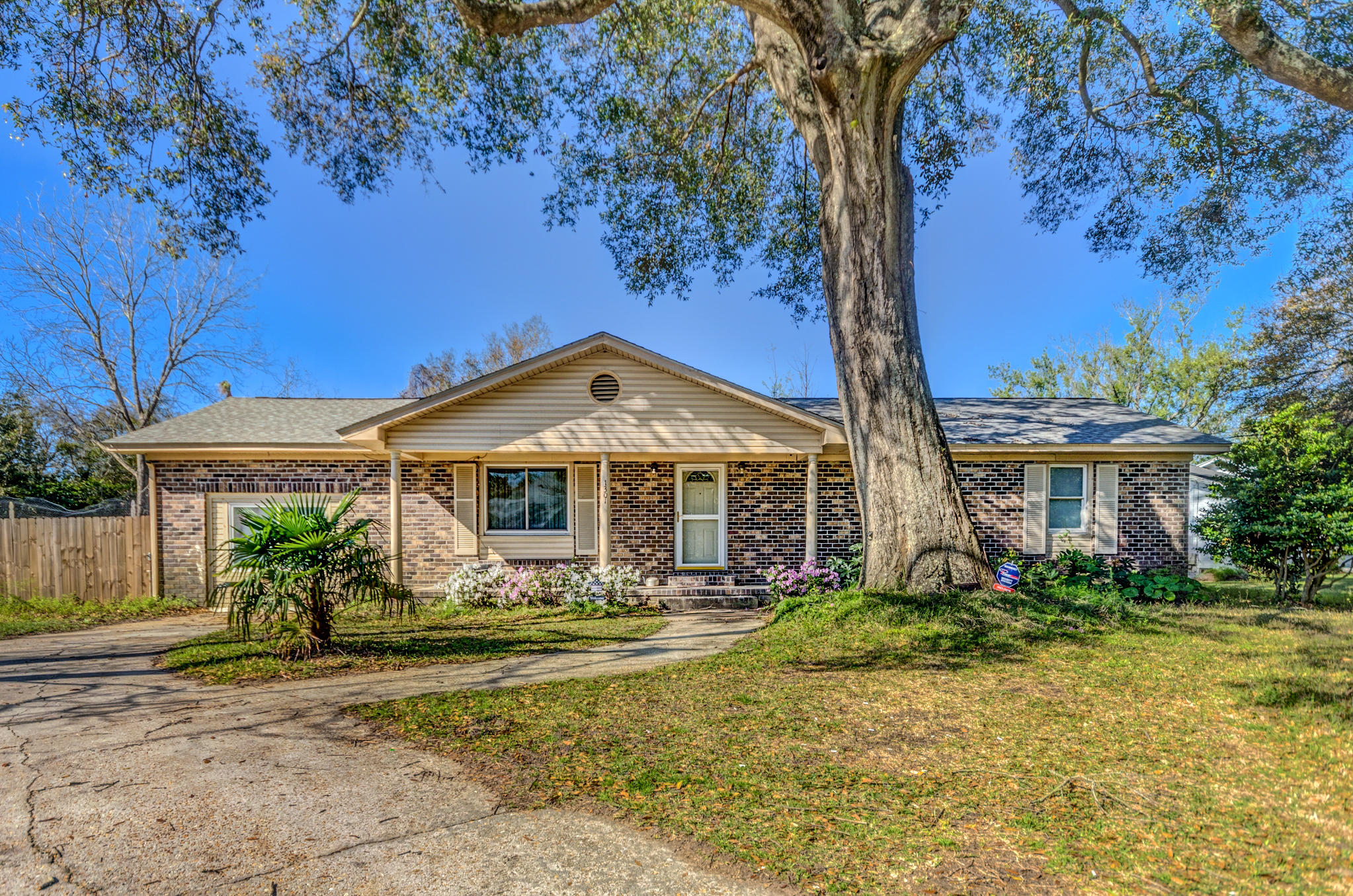 1301 Hampshire Road Charleston, SC 29412 - Photo 1 of 27 1301 Hampshire-1
