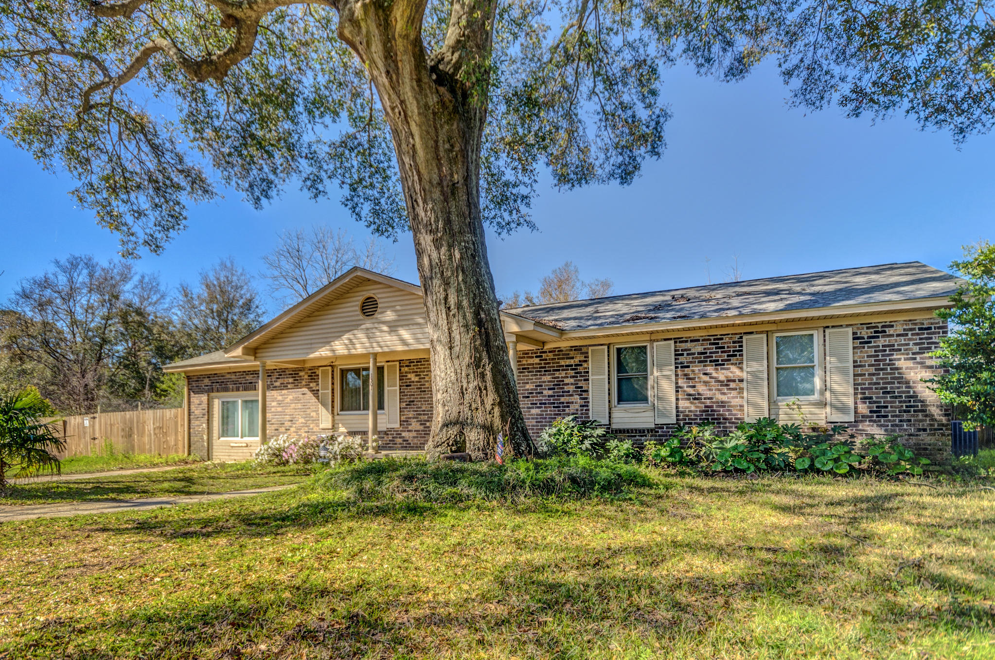 1301 Hampshire Road Charleston, SC 29412 - Photo 2 of 27 1301 Hampshire-2
