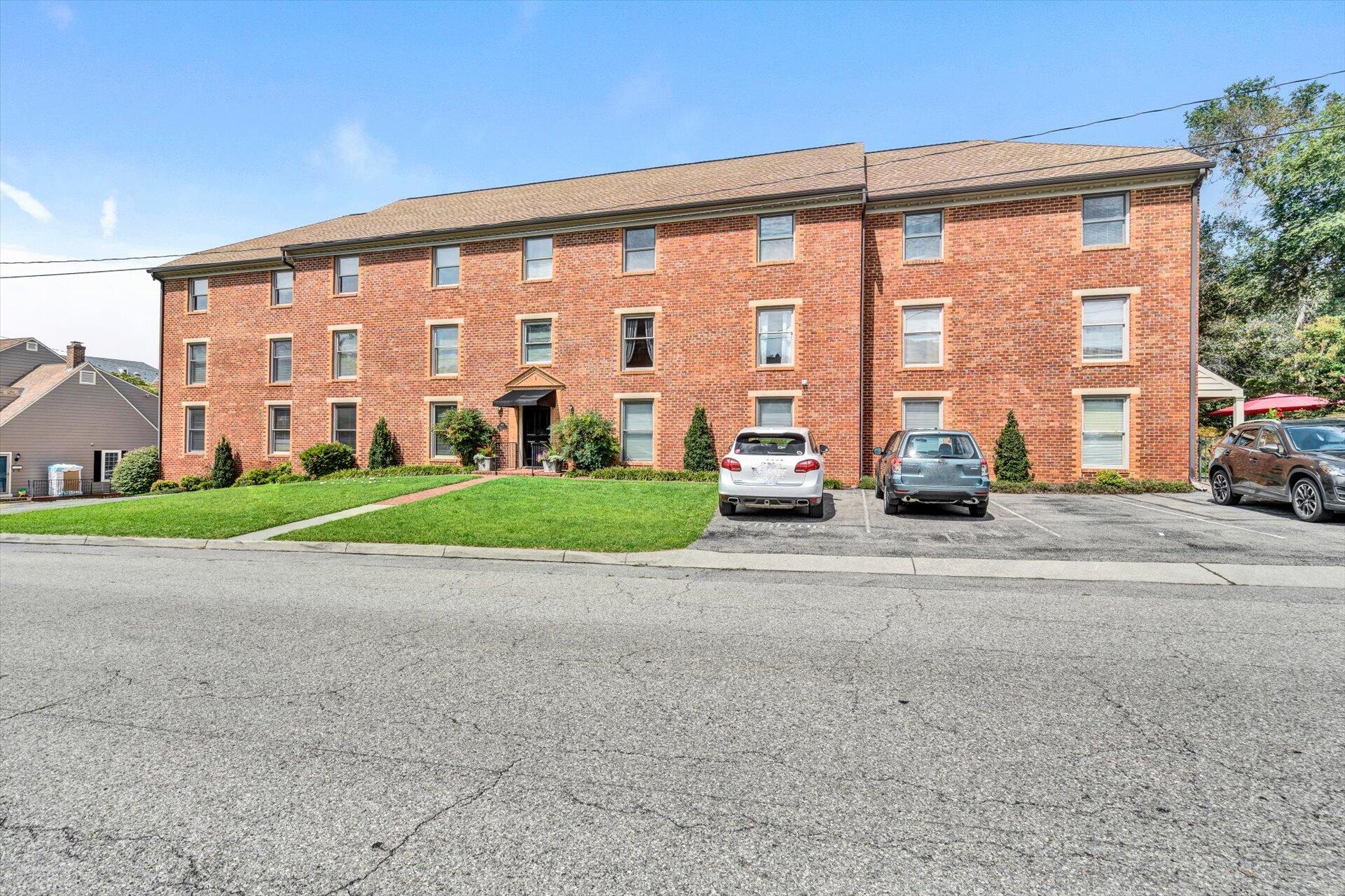 1 23rd Street Southwest, Unit 9 Roanoke, VA 24014 - Photo 2 of 32 01-082620220075