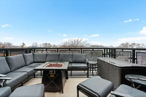 $650,000 | 1821 North Milwaukee Avenue, Unit 401, Chicago, IL 60647