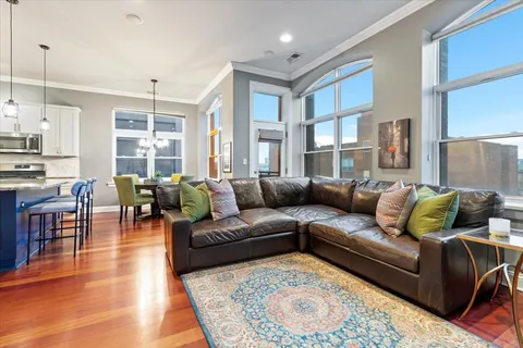 $650,000 | 1821 North Milwaukee Avenue, Unit 401, Chicago, IL 60647