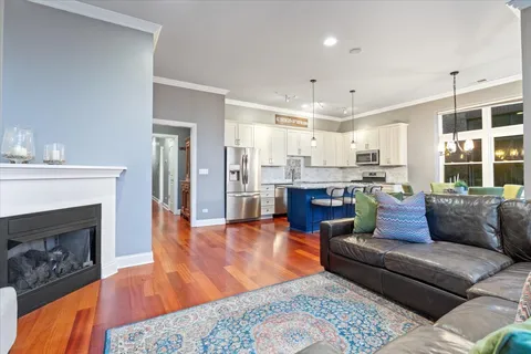 $650,000 | 1821 North Milwaukee Avenue, Unit 401, Chicago, IL 60647