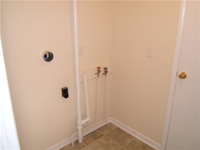 4037 Marseille Road Indianapolis, IN 46226 - Photo 9 of 12 Gallery Image 9