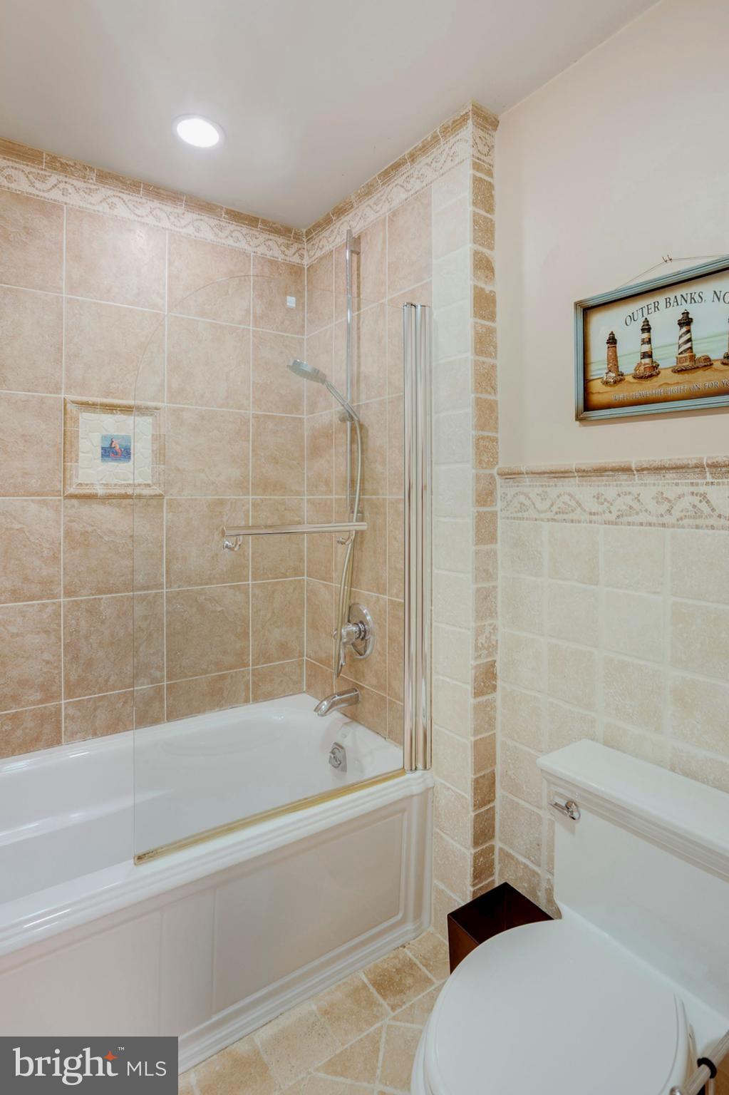 23320 Mersey Road Middleburg, VA 20117 - Photo 38 of 54 Hall bath