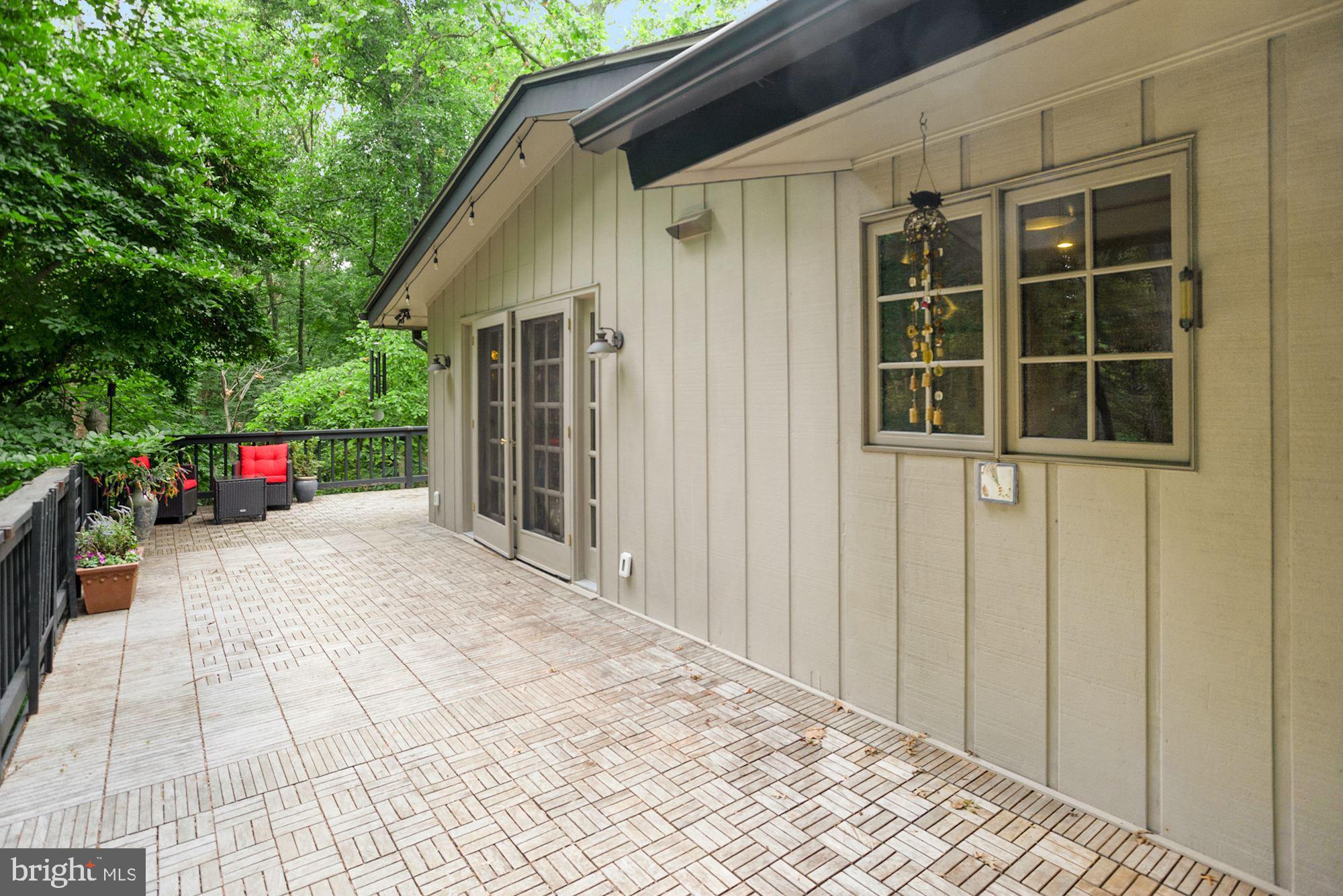 23320 Mersey Road Middleburg, VA 20117 - Photo 42 of 54 Teakwood deck