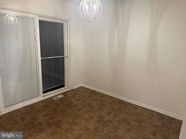 a view of empty room with window