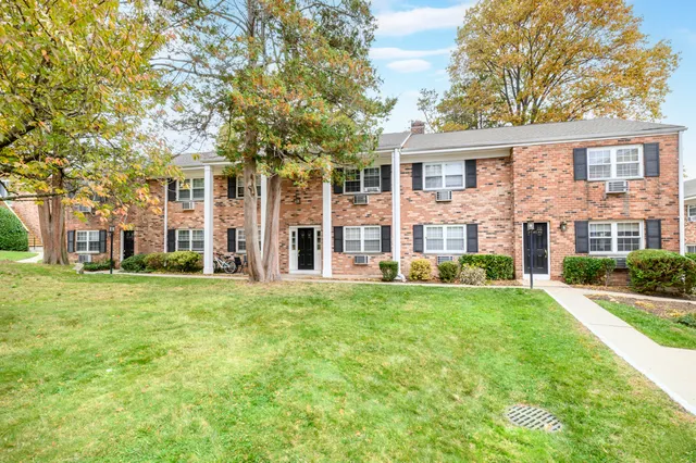 $220,000 | 151 Courtland Avenue, Unit 4G, Stamford, CT 06902