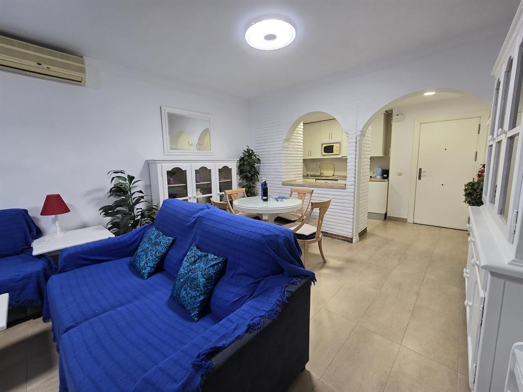 Benalmadena-malaga Av Del Parque3 Torre1 Planta7, Unit 701 Blackstock, 0 29014 - Photo 11 of 33 a living room with furniture