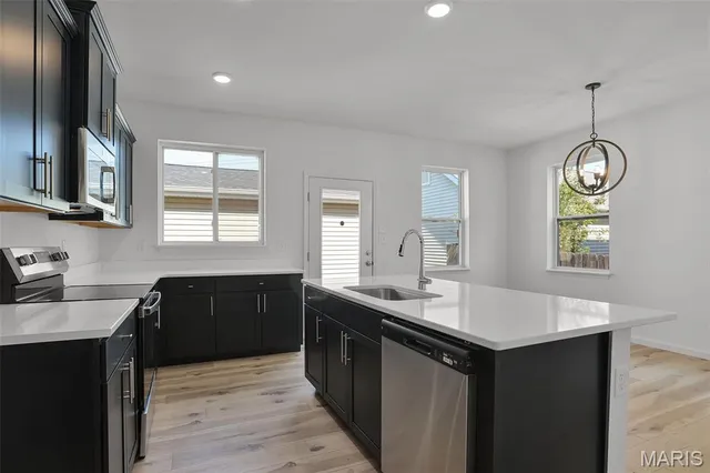 $377,500 | 7119 Trainor Place, St. Louis, MO 63116