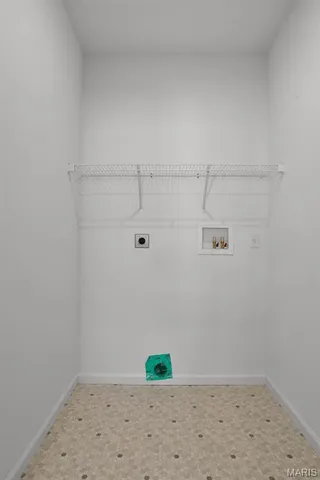 $377,500 | 7119 Trainor Place, St. Louis, MO 63116