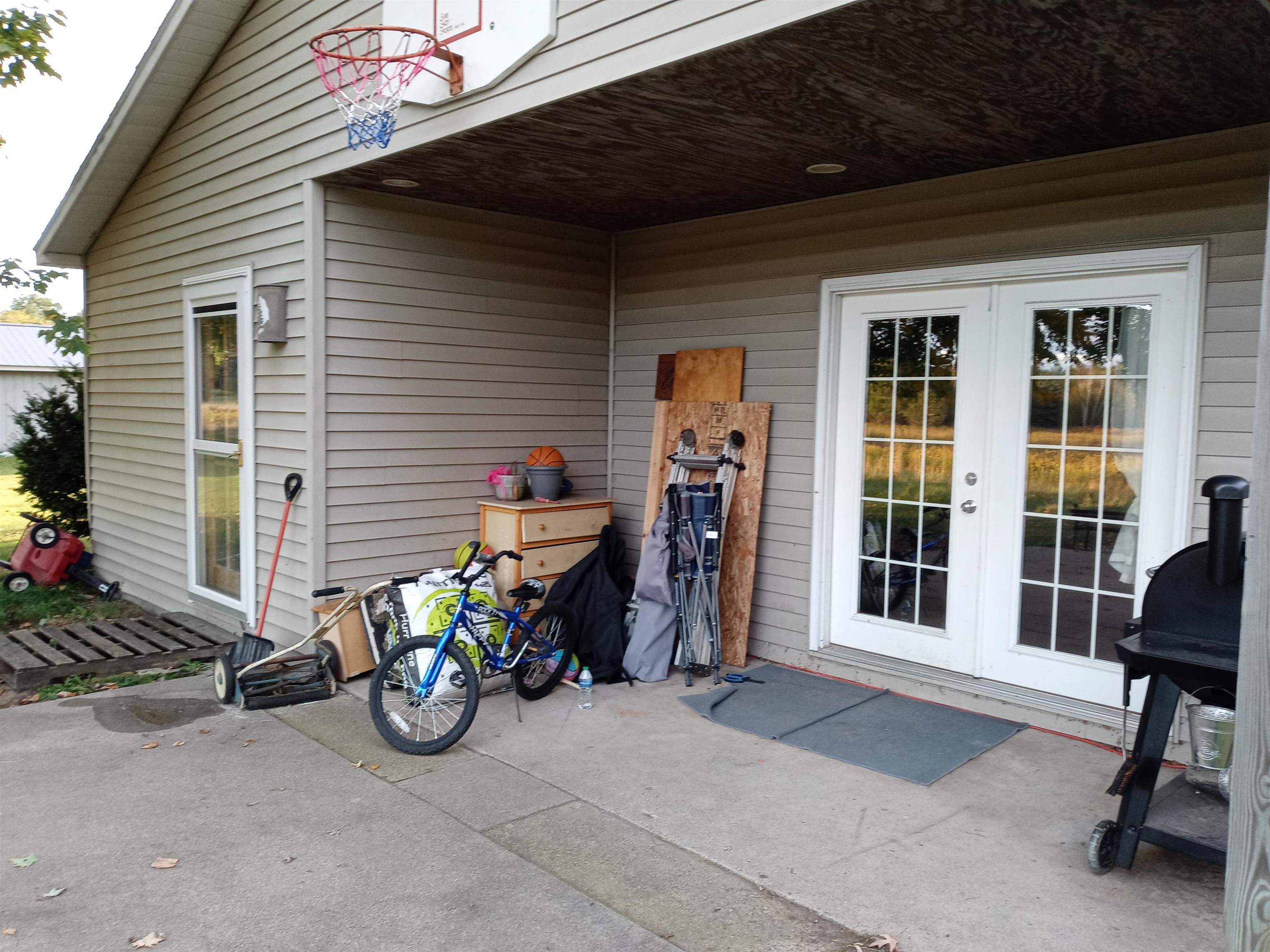 1625 South Meridian Road Merrill, MI 48637 - Photo 7 of 27