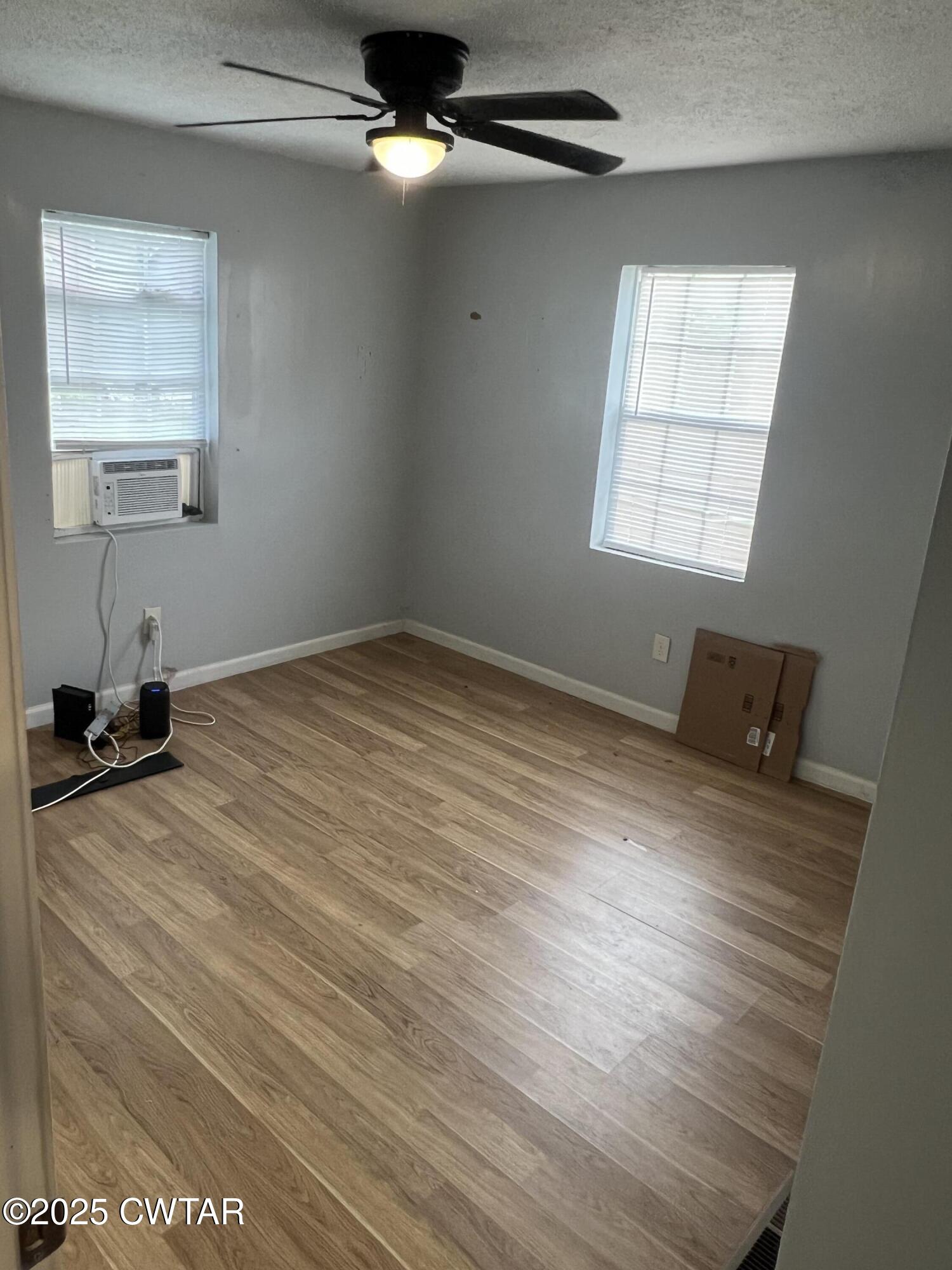 134 Liddon Street Jackson, TN 38301 - Photo 10 of 13 a view of an empty room with a window