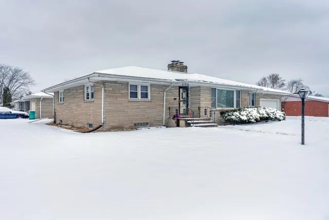 $285,000 | 5550 Jefferson Place, Merrillville, IN 46410