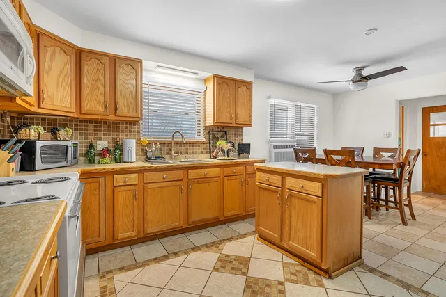 $285,000 | 5550 Jefferson Place, Merrillville, IN 46410