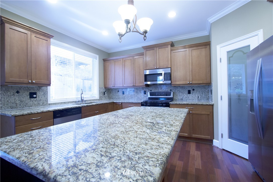 3462 Wells Avenue South Renton, WA 98055 - Photo 7 of 16