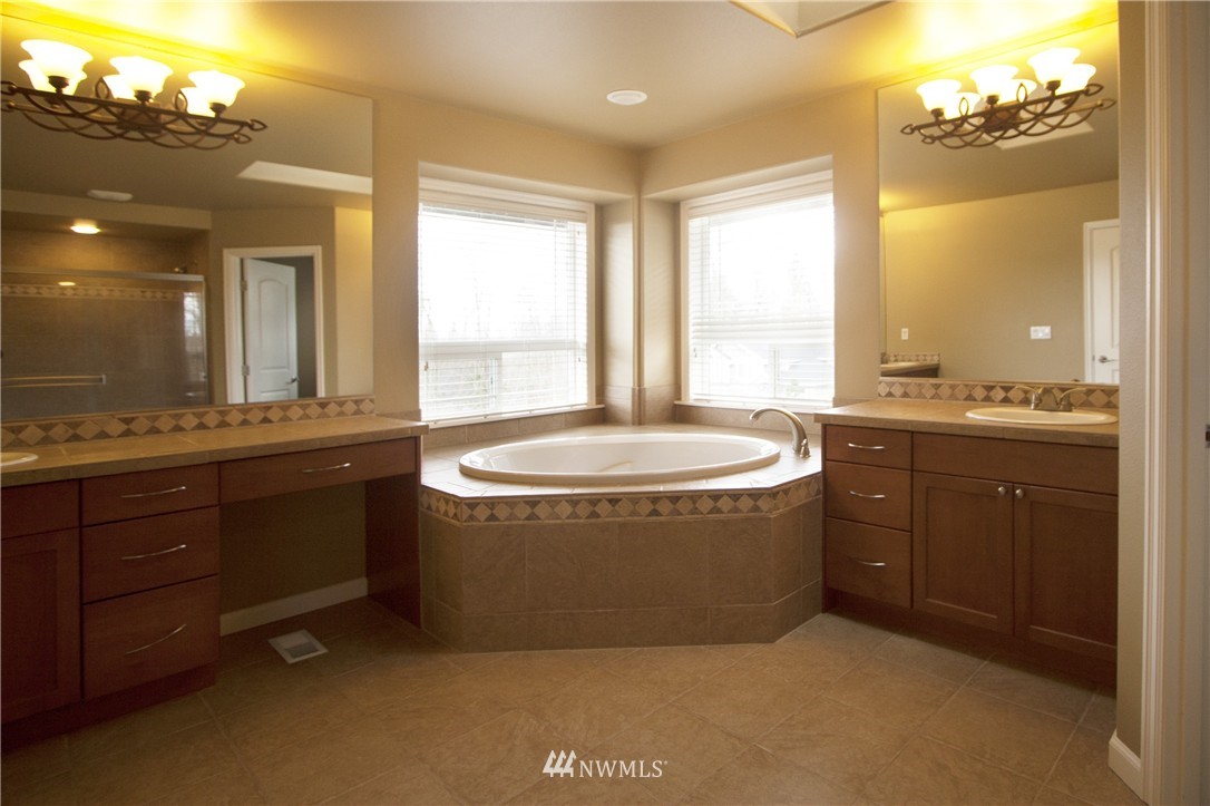3462 Wells Avenue South Renton, WA 98055 - Photo 10 of 16