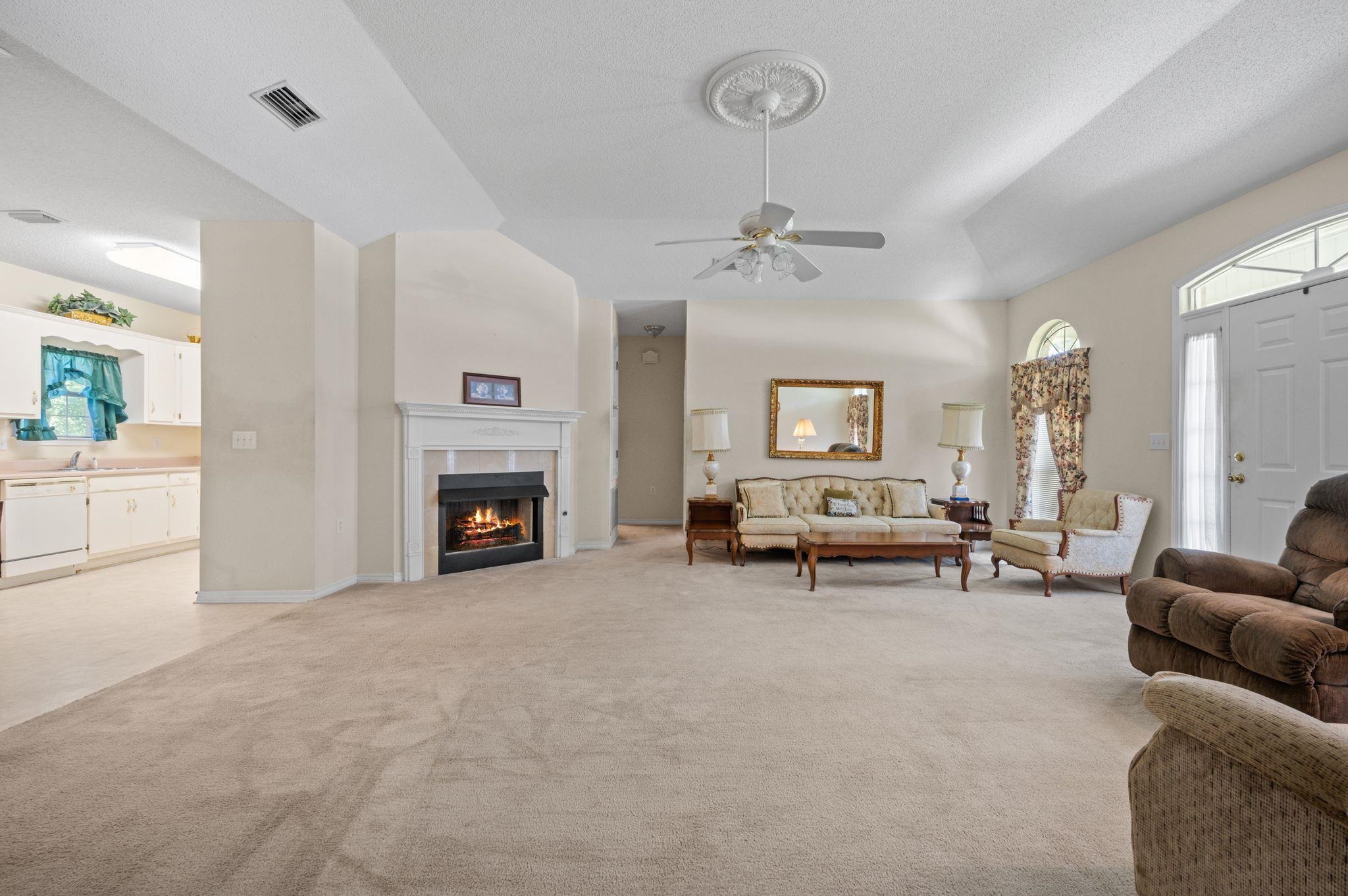 702 Rachel Drive Bay Minette, AL 36507 - Photo 8 of 35 Living Room