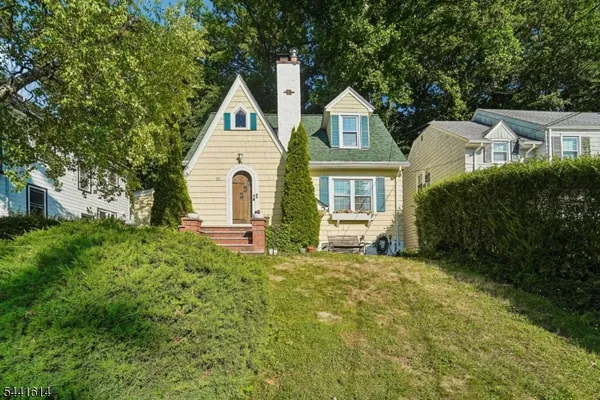 $530,000 | 75 Rollinson Street, West Orange, NJ 07052