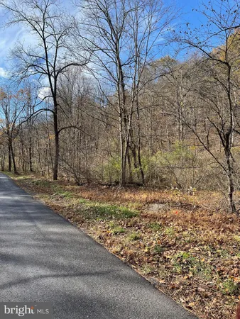 $786,500 | Berry Ridge Road, East Waterford, PA 17021