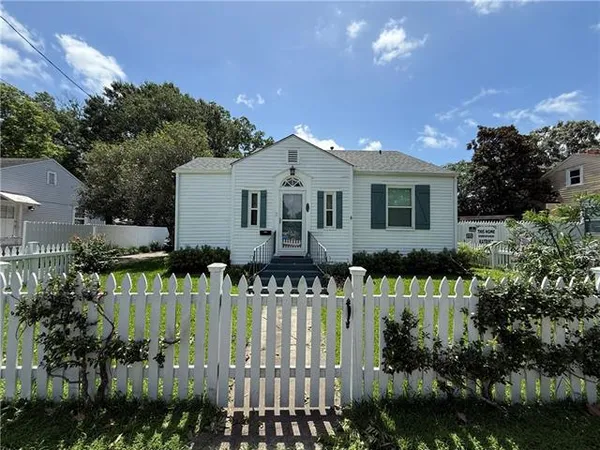$2,075 | 113 Harding Street, Jefferson, LA 70121
