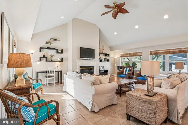 $1,250,000 | 990 Hawksbill Street, Bethany Beach, DE 19930