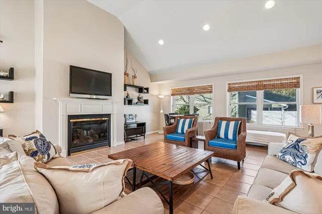 $1,250,000 | 990 Hawksbill Street, Bethany Beach, DE 19930