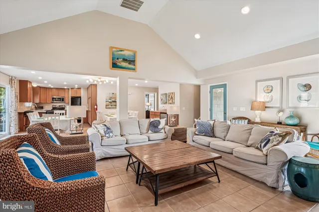 $1,250,000 | 990 Hawksbill Street, Bethany Beach, DE 19930