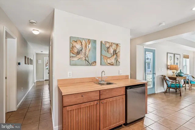 $1,250,000 | 990 Hawksbill Street, Bethany Beach, DE 19930