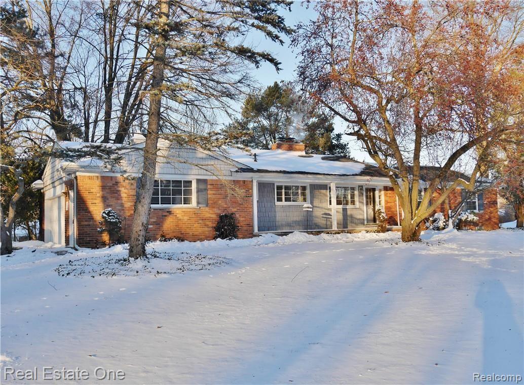 953 South Reading Road Bloomfield Hills, MI 48304 - Photo 1 of 21 front.JPG