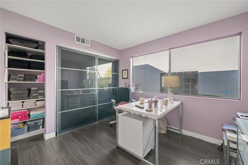 620 Harbor Street, Unit 6 Venice, CA 90291 - Photo 31 of 64 Bedroom 2 w/ closet