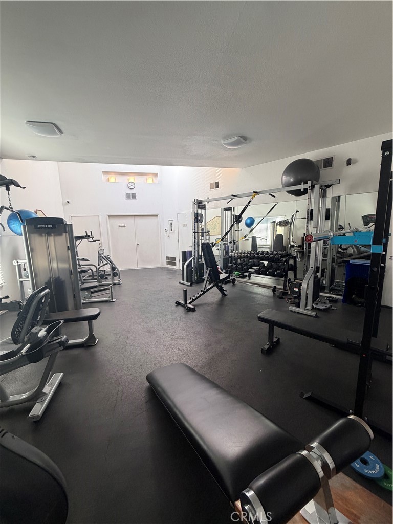 620 Harbor Street, Unit 6 Venice, CA 90291 - Photo 42 of 64 HOA gym private and gated