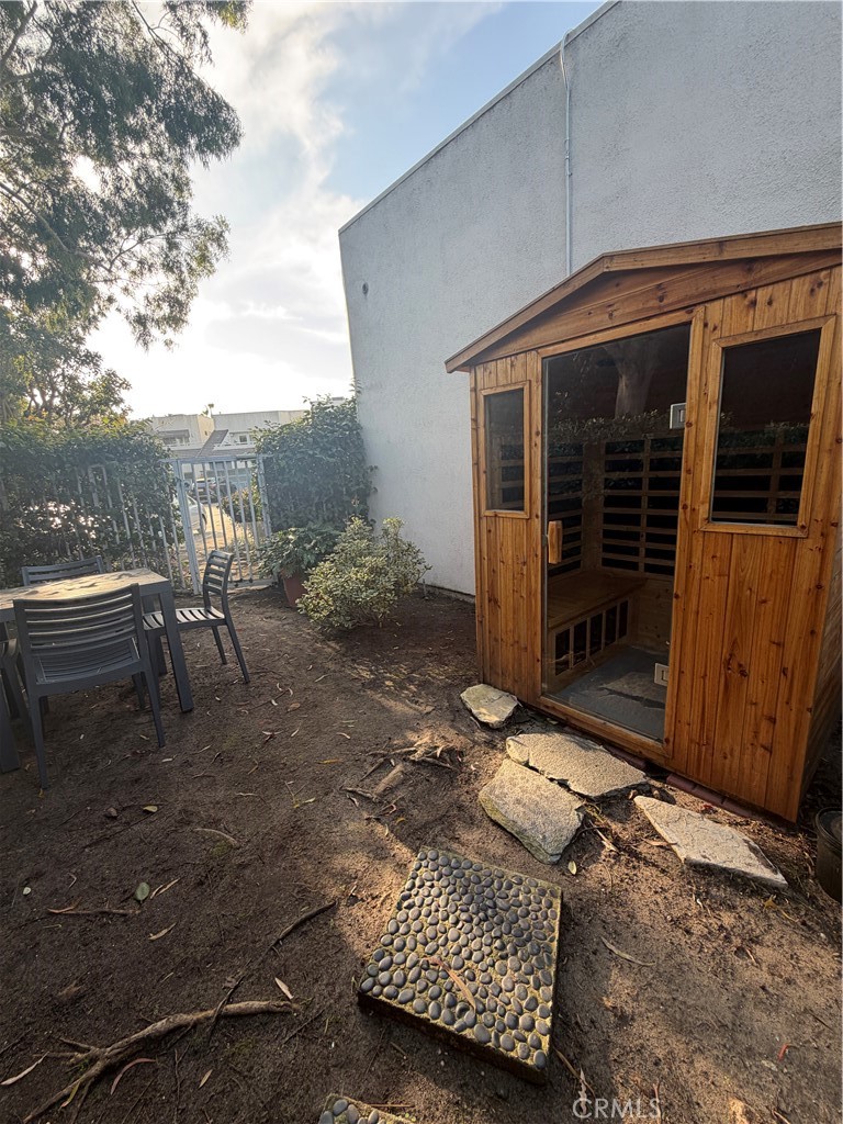 620 Harbor Street, Unit 6 Venice, CA 90291 - Photo 43 of 64 HOA small sauna