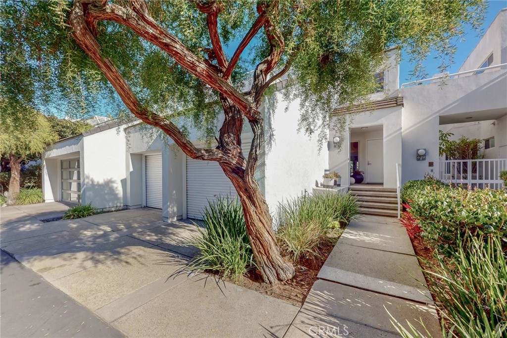 620 Harbor Street, Unit 6 Venice, CA 90291 - Photo 47 of 64 front of home ground level.