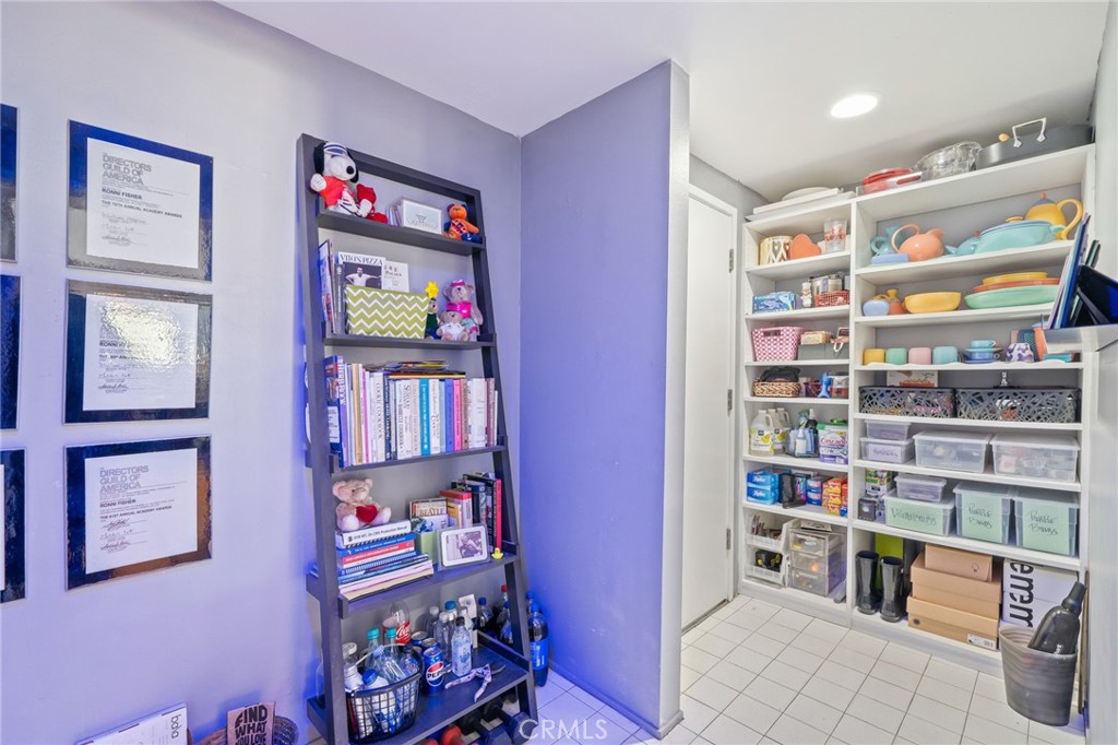 620 Harbor Street, Unit 6 Venice, CA 90291 - Photo 58 of 64 Pantry area