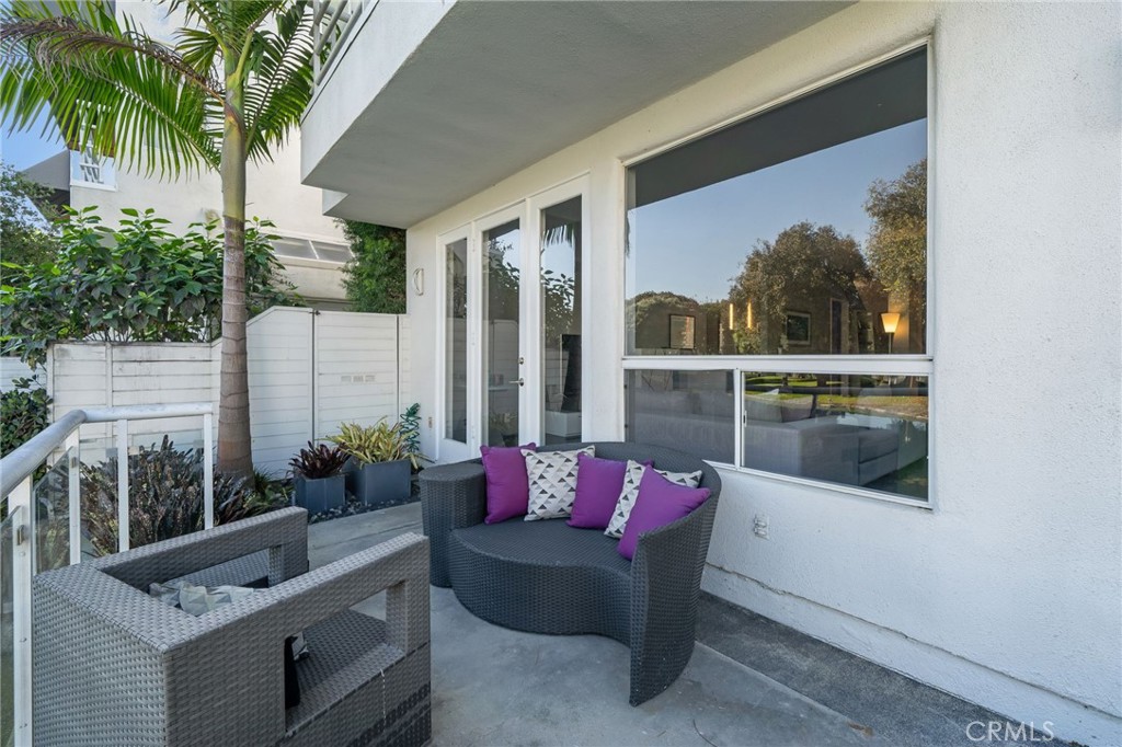 620 Harbor Street, Unit 6 Venice, CA 90291 - Photo 60 of 64 patio from living room 1st floor