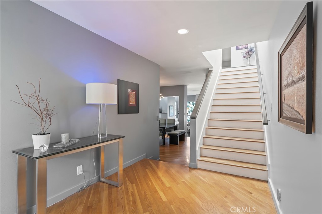 620 Harbor Street, Unit 6 Venice, CA 90291 - Photo 6 of 64 entrance into the home