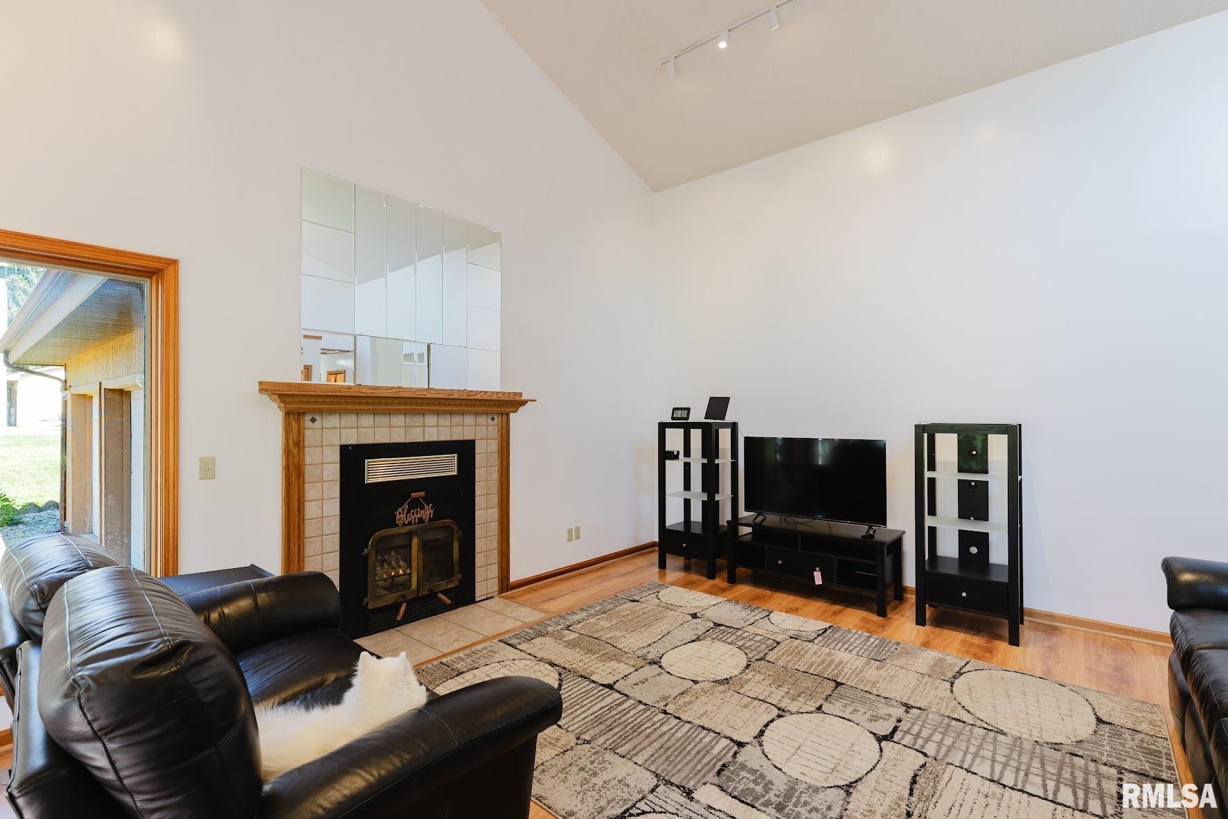 15150 Remington Road Marion, IL 62959 - Photo 5 of 57