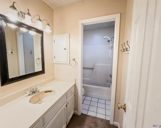 $157,999 | 5321 Sleepy Hollow Drive, Baton Rouge, LA 70817