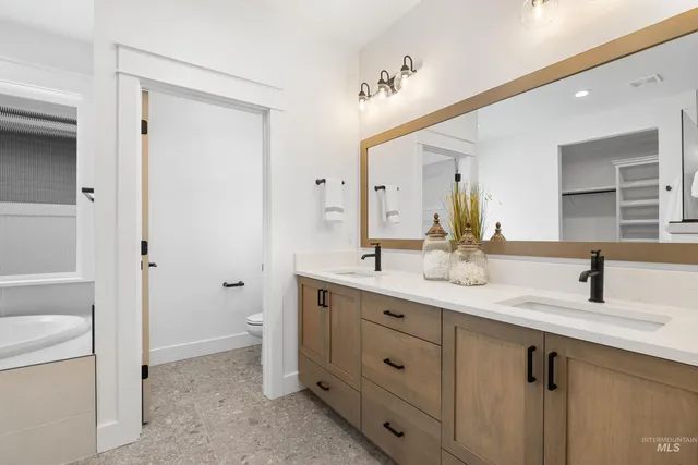 $799,900 | 5665 South Snowden Avenue, Meridian, ID 83642