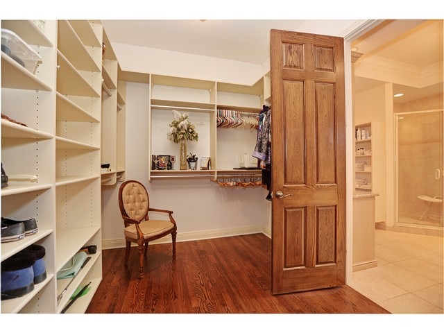6350 Clarendon Hills Road Willowbrook, IL 60527 - Photo 15 of 25 a view of entryway with wooden floor
