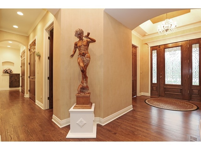 6350 Clarendon Hills Road Willowbrook, IL 60527 - Photo 2 of 25